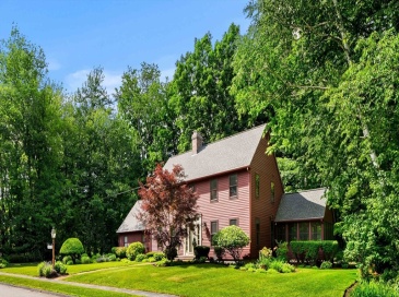 6 Lexington Cir, Holden, Massachusetts, 4 Bedrooms Bedrooms, 9 Rooms Rooms,2.5 BathroomsBathrooms,Residential,For Sale,Lexington Cir,73543908