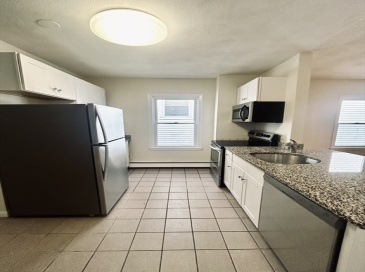 8 Fair Street, Gloucester, Massachusetts, 2 Bedrooms Bedrooms, 4 Rooms Rooms,1 BathroomBathrooms,Residential Lease,For Rent,Fair Street,73545664