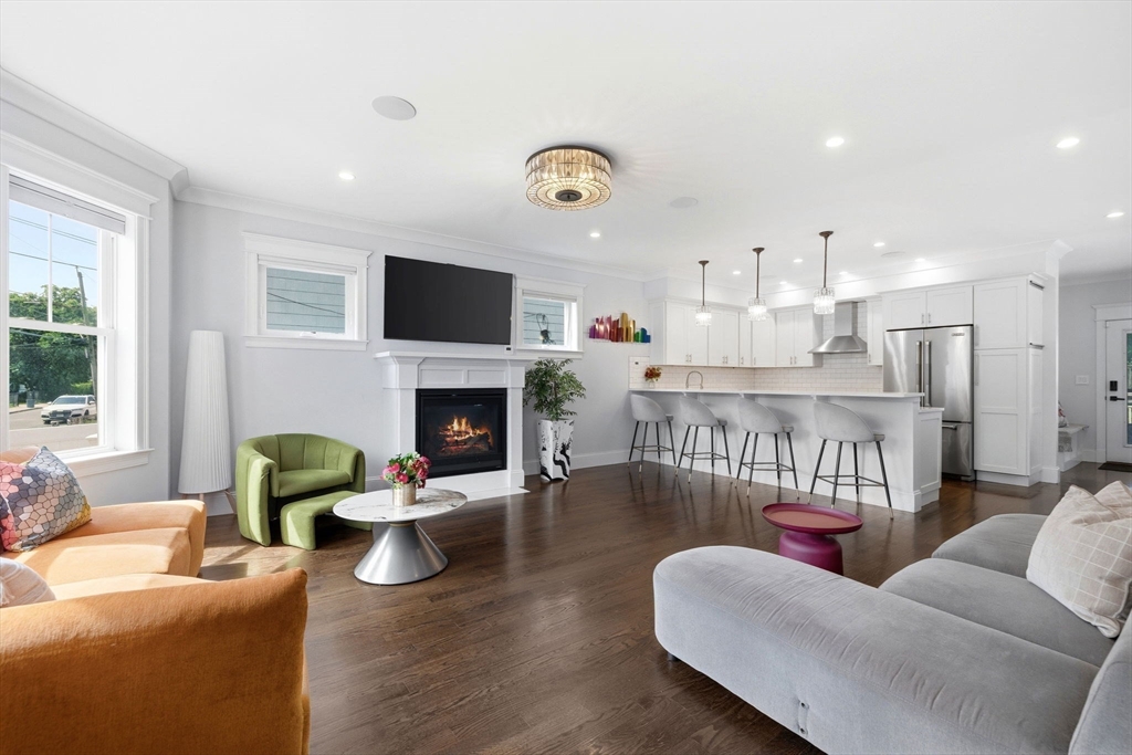 30 Port Norfolk St, Boston, Massachusetts, 5 Bedrooms Bedrooms, 10 Rooms Rooms,3.5 BathroomsBathrooms,Residential,For Sale,Port Norfolk St,73545672