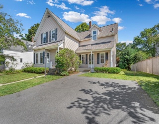 45 Crest Street, Concord, Massachusetts, 2 Bedrooms Bedrooms, 4 Rooms Rooms,1 BathroomBathrooms,Residential Lease,For Rent,Crest Street,73545427