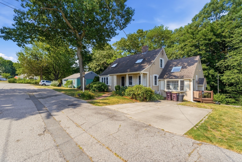 125 Jaffrey St, Weymouth, Massachusetts, 3 Bedrooms Bedrooms, 9 Rooms Rooms,2 BathroomsBathrooms,Residential,For Sale,Jaffrey St,73545678