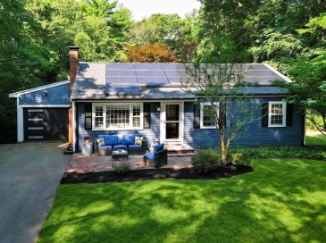 12 Randall St, Easton, Massachusetts, 4 Bedrooms Bedrooms, 7 Rooms Rooms,1 BathroomBathrooms,Residential,For Sale,Randall St,73543988