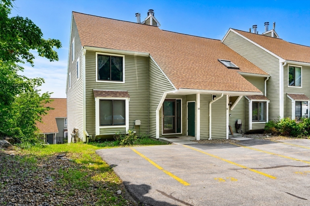 45 Lakeside Ave, Marlborough, Massachusetts, 3 Bedrooms Bedrooms, 6 Rooms Rooms,2 BathroomsBathrooms,Residential,For Sale,Lakeside Ave,73545686