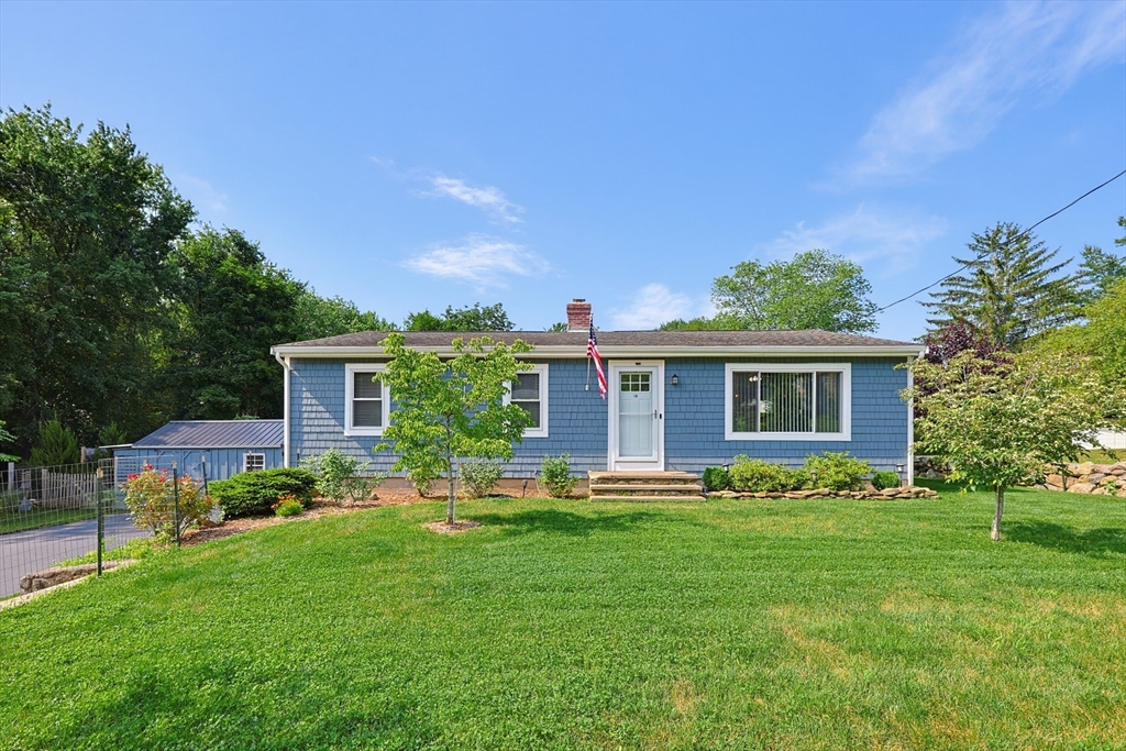 18 Prairie Ave., Bellingham, Massachusetts, 4 Bedrooms Bedrooms, 6 Rooms Rooms,2 BathroomsBathrooms,Residential,For Sale,Prairie Ave.,73545690