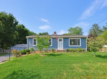 18 Prairie Ave., Bellingham, Massachusetts, 4 Bedrooms Bedrooms, 6 Rooms Rooms,2 BathroomsBathrooms,Residential,For Sale,Prairie Ave.,73545690