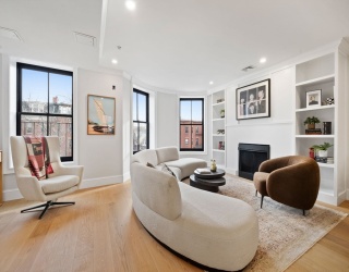 667 Tremont, Boston, Massachusetts, 3 Bedrooms Bedrooms, 6 Rooms Rooms,2.5 BathroomsBathrooms,Residential,For Sale,Tremont,73545691