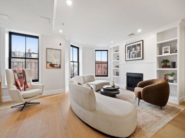 667 Tremont, Boston, Massachusetts, 3 Bedrooms Bedrooms, 6 Rooms Rooms,2.5 BathroomsBathrooms,Residential,For Sale,Tremont,73545691