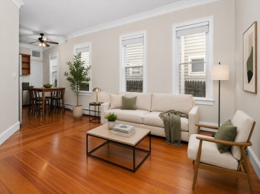 421 E 3rd St, Boston, Massachusetts, 2 Bedrooms Bedrooms, 4 Rooms Rooms,1 BathroomBathrooms,Residential,For Sale,E 3rd St,73545457
