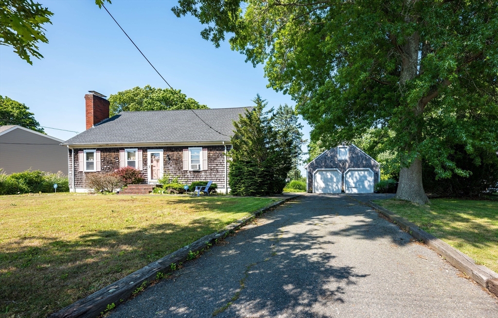 33 Terry Dr, Dartmouth, Massachusetts, 3 Bedrooms Bedrooms, 6 Rooms Rooms,2 BathroomsBathrooms,Residential,For Sale,Terry Dr,73545623