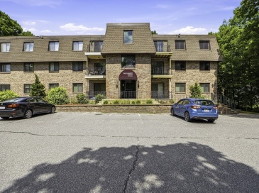 59 School St, Northborough, Massachusetts, 2 Bedrooms Bedrooms, 4 Rooms Rooms,1 BathroomBathrooms,Residential,For Sale,School St,73545491