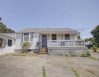16 Berger Street, Chicopee, Massachusetts, 4 Bedrooms Bedrooms, 11 Rooms Rooms,4 BathroomsBathrooms,Residential,For Sale,Berger Street,73545486