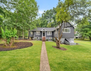 1 Albion Rd, Billerica, Massachusetts, 5 Bedrooms Bedrooms, 10 Rooms Rooms,3 BathroomsBathrooms,Residential,For Sale,Albion Rd,73544194