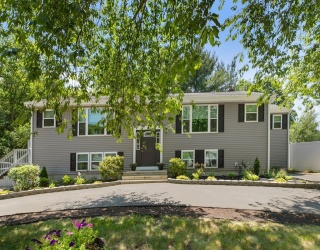 21 Simpson Ave, Attleboro, Massachusetts, 5 Bedrooms Bedrooms, 8 Rooms Rooms,3 BathroomsBathrooms,Residential,For Sale,Simpson Ave,73544306