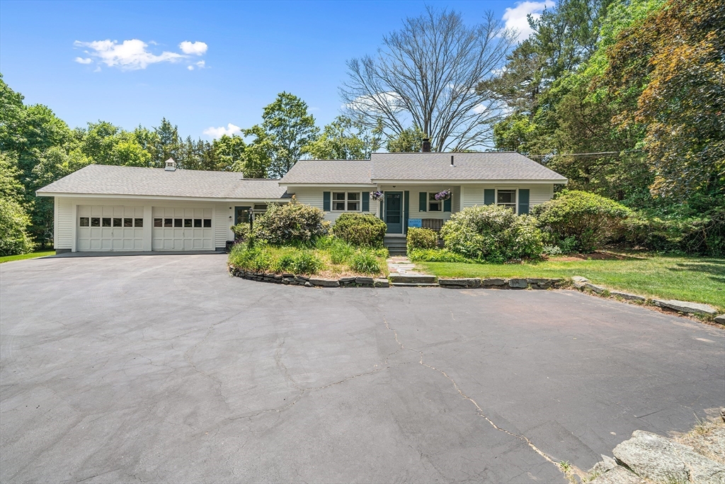 350 Tremont St, Taunton, Massachusetts, 2 Bedrooms Bedrooms, 5 Rooms Rooms,1 BathroomBathrooms,Residential,For Sale,Tremont St,73545506