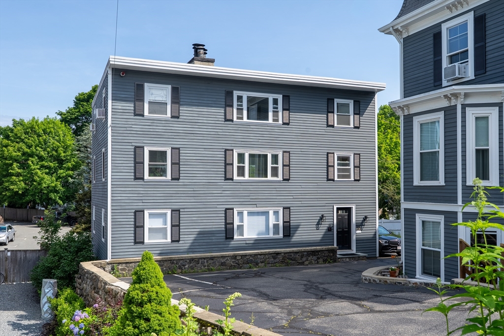 121-R Elm, Marblehead, Massachusetts, 2 Bedrooms Bedrooms, 5 Rooms Rooms,1 BathroomBathrooms,Residential,For Sale,Elm,73545528