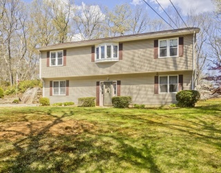 7 Mount Hitchcock Rd, Wales, Massachusetts, 4 Bedrooms Bedrooms, 8 Rooms Rooms,3 BathroomsBathrooms,Residential,For Sale,Mount Hitchcock Rd,73516749