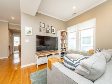 10 Peters St, Boston, Massachusetts, 2 Bedrooms Bedrooms, 4 Rooms Rooms,1 BathroomBathrooms,Residential Lease,For Rent,Peters St,73531896