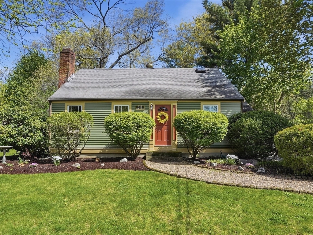 305 Hanover St, Hanover, Massachusetts, 3 Bedrooms Bedrooms, 8 Rooms Rooms,2 BathroomsBathrooms,Residential,For Sale,Hanover St,73515024