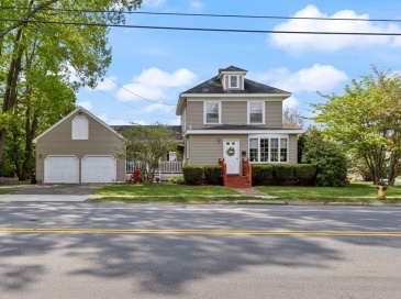 409 Groveland St, Haverhill, Massachusetts, 3 Bedrooms Bedrooms, 8 Rooms Rooms,1.5 BathroomsBathrooms,Residential,For Sale,Groveland St,73521165