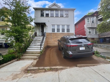 269 Alewife Brook Parkway, Somerville, Massachusetts, 2 Bedrooms Bedrooms, 5 Rooms Rooms,2 BathroomsBathrooms,Residential Lease,For Rent,Alewife Brook Parkway,73537640