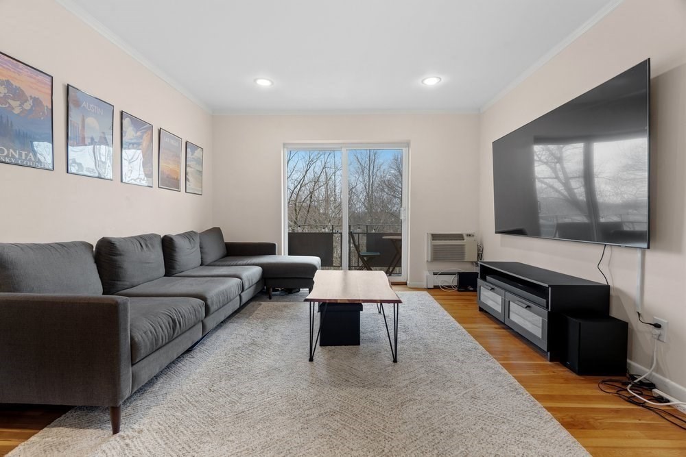 135 Granite Ave, Boston, Massachusetts, 2 Bedrooms Bedrooms, 5 Rooms Rooms,1 BathroomBathrooms,Residential,For Sale,Granite Ave,73498525