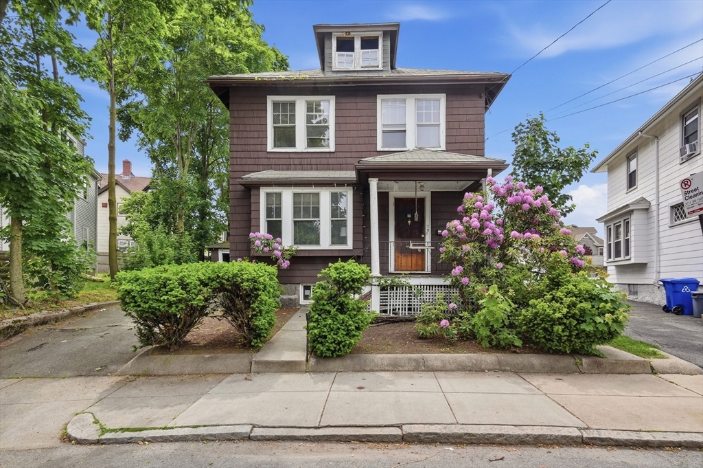 79 Goodenough Street, Boston, Massachusetts, 3 Bedrooms Bedrooms, 7 Rooms Rooms,1.5 BathroomsBathrooms,Residential,For Sale,Goodenough Street,73527564
