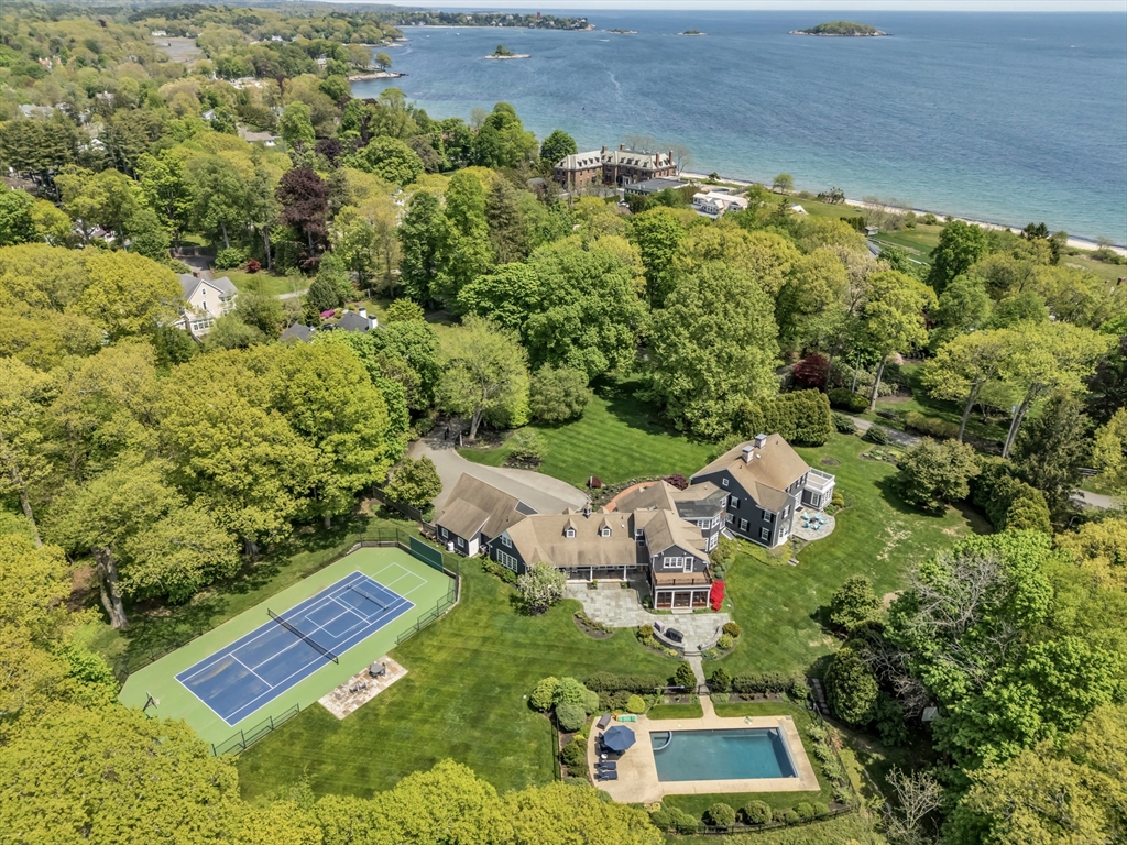 25 Haven Way, Beverly, Massachusetts, 5 Bedrooms Bedrooms, 15 Rooms Rooms,5.5 BathroomsBathrooms,Residential,For Sale,Haven Way,73521749