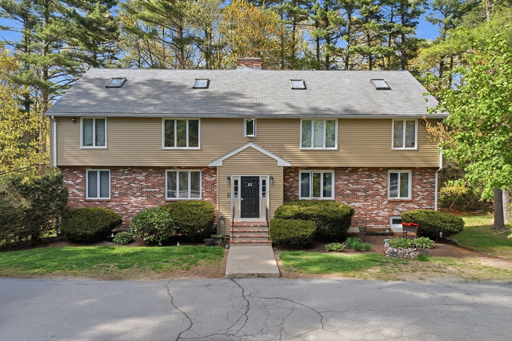 23 Hilltop Lane, Easton, Massachusetts, 3 Bedrooms Bedrooms, 7 Rooms Rooms,2 BathroomsBathrooms,Residential,For Sale,Hilltop Lane,73518809