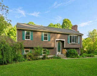31 Myricks St, Lakeville, Massachusetts, 3 Bedrooms Bedrooms, 5 Rooms Rooms,1.5 BathroomsBathrooms,Residential,For Sale,Myricks St,73529085