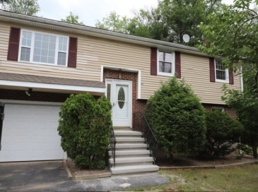 42 Wheatland St., Burlington, Massachusetts, 4 Bedrooms Bedrooms, 9 Rooms Rooms,1.5 BathroomsBathrooms,Residential Lease,For Rent,Wheatland St.,73545707