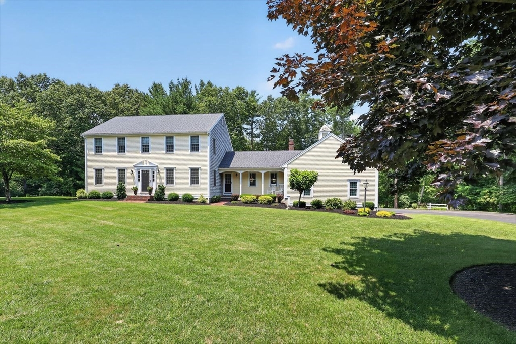 20 Centennial Way, Norwell, Massachusetts, 3 Bedrooms Bedrooms, 8 Rooms Rooms,2.5 BathroomsBathrooms,Residential,For Sale,Centennial Way,73545749