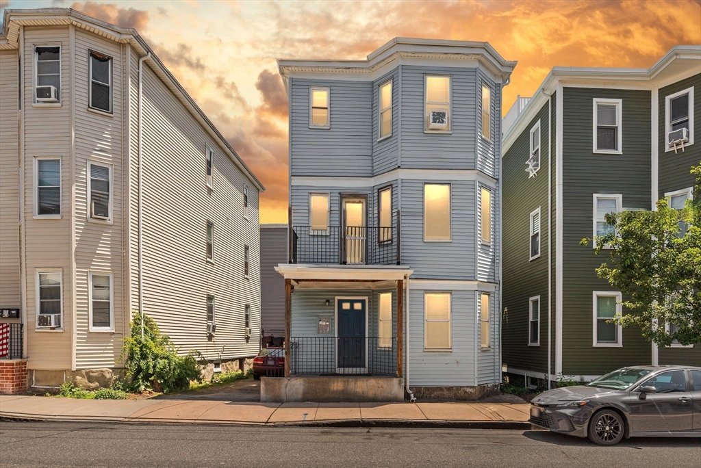 95 Malden Street, Everett, Massachusetts, 9 Bedrooms Bedrooms, 15 Rooms Rooms,3 BathroomsBathrooms,Residential Income,For Sale,Malden Street,73545774