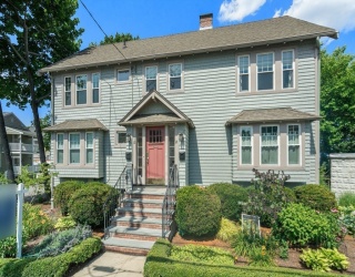 10 Creeley Rd., Belmont, Massachusetts, 4 Bedrooms Bedrooms, 7 Rooms Rooms,1 BathroomBathrooms,Residential,For Sale,Creeley Rd.,73545788