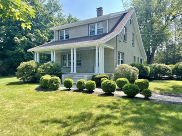 273 Main St., Wayland, Massachusetts, 3 Bedrooms Bedrooms, 8 Rooms Rooms,1.5 BathroomsBathrooms,Residential Lease,For Rent,Main St.,73545796