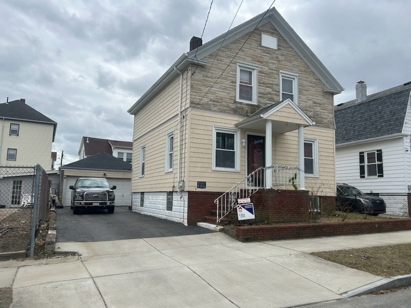 210 Clifford St., New Bedford, Massachusetts, 3 Bedrooms Bedrooms, 5 Rooms Rooms,1 BathroomBathrooms,Residential,For Sale,Clifford St.,73477882