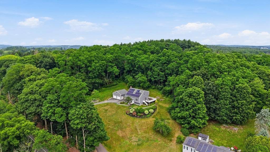 588 Main St, West Newbury, Massachusetts, 3 Bedrooms Bedrooms, 6 Rooms Rooms,2 BathroomsBathrooms,Residential,For Sale,Main St,73545722