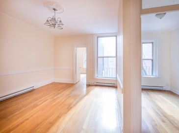 154 Newbury St, Boston, Massachusetts, 2 Bedrooms Bedrooms, 4 Rooms Rooms,1 BathroomBathrooms,Residential Lease,For Rent,Newbury St,73531915