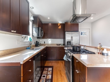 48 Main Street, Quincy, Massachusetts, 3 Bedrooms Bedrooms, 6 Rooms Rooms,1.5 BathroomsBathrooms,Residential Lease,For Rent,Main Street,73545734