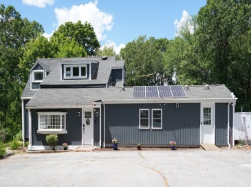 690 Taunton Ave, Seekonk, Massachusetts, 3 Bedrooms Bedrooms, 8 Rooms Rooms,2.5 BathroomsBathrooms,Residential,For Sale,Taunton Ave,73545736