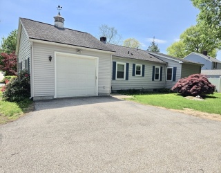 17 Cedar St, Southbridge, Massachusetts, 2 Bedrooms Bedrooms, 5 Rooms Rooms,2 BathroomsBathrooms,Residential,For Sale,Cedar St,73521968