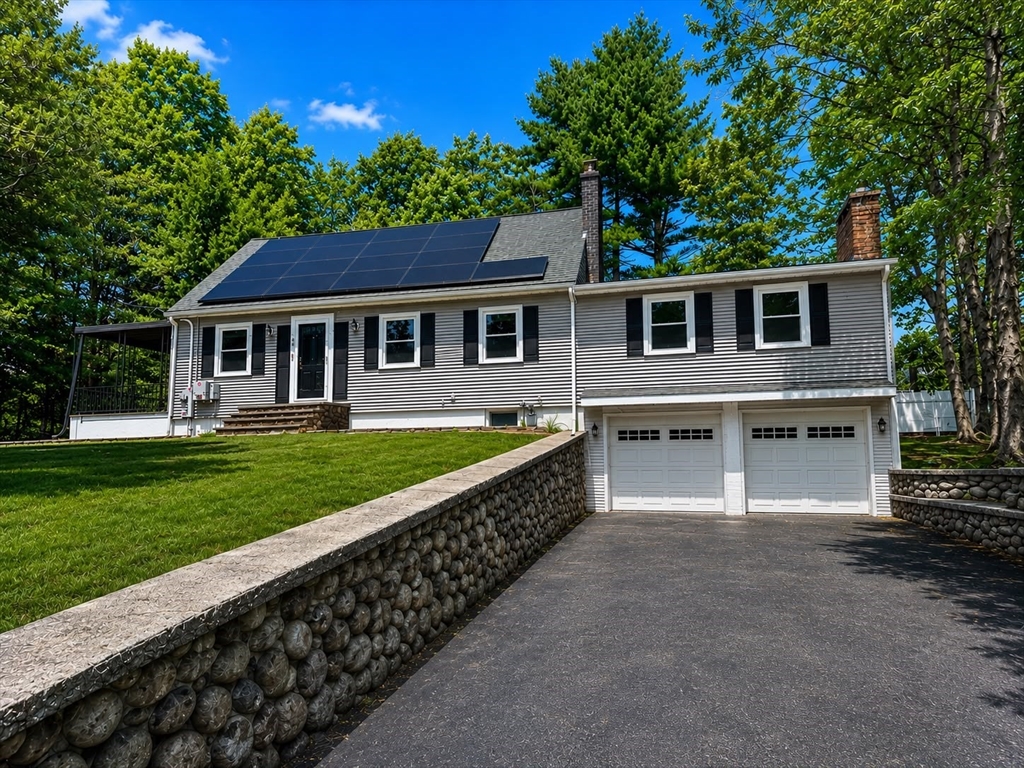 40 Neal St, Walpole, Massachusetts, 4 Bedrooms Bedrooms, 11 Rooms Rooms,3 BathroomsBathrooms,Residential,For Sale,Neal St,73545721