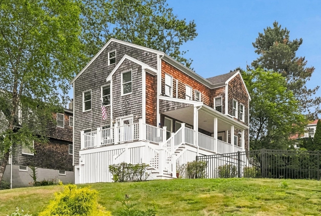 14 Willow Road, Marblehead, Massachusetts, 3 Bedrooms Bedrooms, 8 Rooms Rooms,2.5 BathroomsBathrooms,Residential,For Sale,Willow Road,73545846