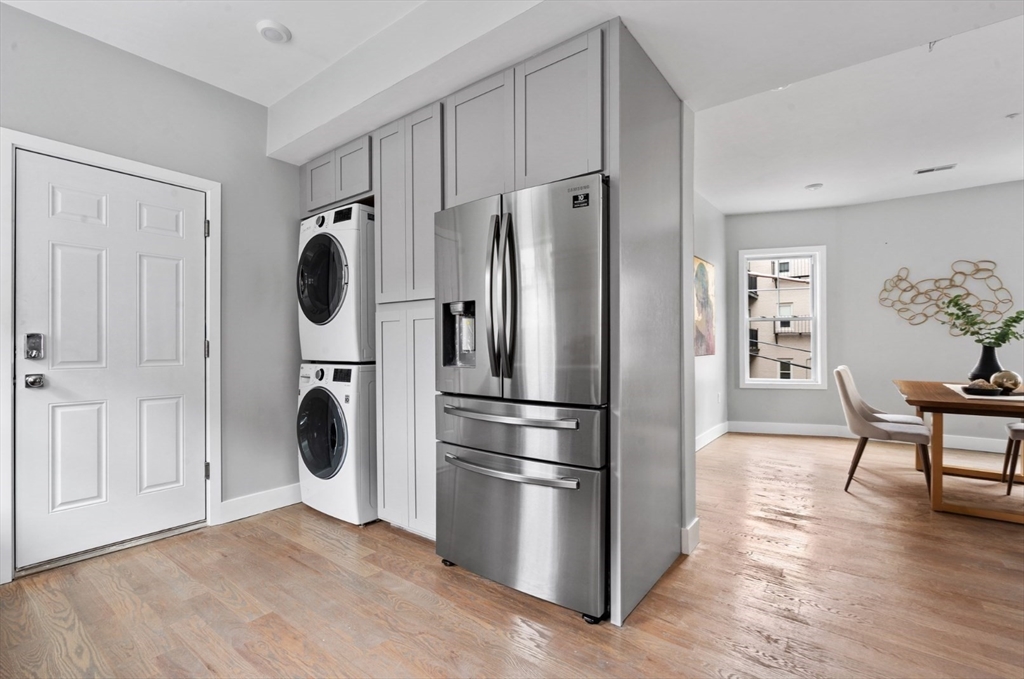 71 Ruthven St, Boston, Massachusetts, 2 Bedrooms Bedrooms, 6 Rooms Rooms,2 BathroomsBathrooms,Residential Lease,For Rent,Ruthven St,73545867