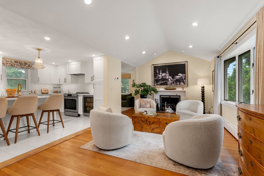 115 Ridge St, Arlington, Massachusetts, 3 Bedrooms Bedrooms, 7 Rooms Rooms,1.5 BathroomsBathrooms,Residential,For Sale,Ridge St,73545865