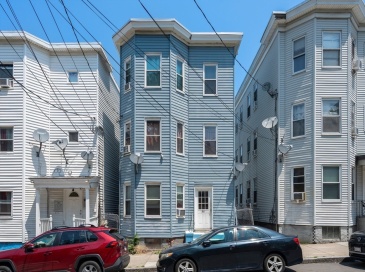 86 Grove St, Chelsea, Massachusetts, 6 Bedrooms Bedrooms, 12 Rooms Rooms,3 BathroomsBathrooms,Residential Income,For Sale,Grove St,73545892