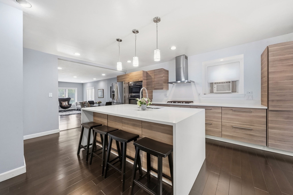 22 Cedar St, Wellesley, Massachusetts, 3 Bedrooms Bedrooms, 7 Rooms Rooms,3 BathroomsBathrooms,Residential,For Sale,Cedar St,73545904