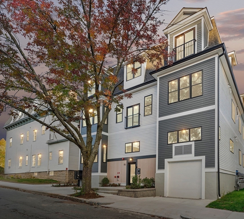 115 Thurston St, Somerville, Massachusetts, 1 Bedroom Bedrooms, 4 Rooms Rooms,1 BathroomBathrooms,Residential,For Sale,Thurston St,73545940