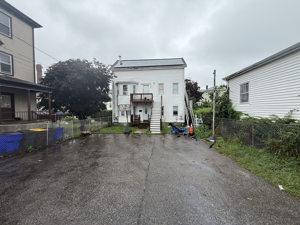 102 Tremont St, Fall River, Massachusetts, 2 Bedrooms Bedrooms, 6 Rooms Rooms,1 BathroomBathrooms,Residential Lease,For Rent,Tremont St,73545945
