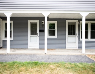 1229 Main St, Holden, Massachusetts, 2 Bedrooms Bedrooms, 2 Rooms Rooms,1 BathroomBathrooms,Residential Lease,For Rent,Main St,73545955