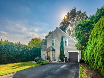 785 Lees River, Somerset, Massachusetts, 3 Bedrooms Bedrooms, 5 Rooms Rooms,1.5 BathroomsBathrooms,Residential,For Sale,Lees River,73545981